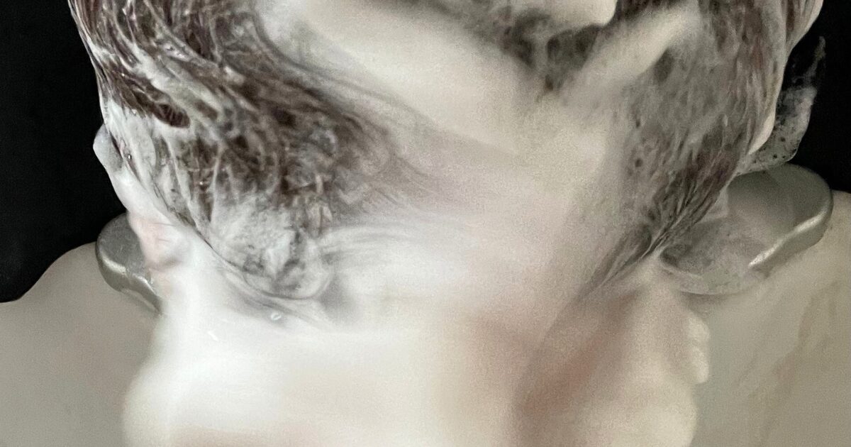 名古屋市名東区の美容室Hotoriで行う髪と心を整えるトリートメントケアの様子